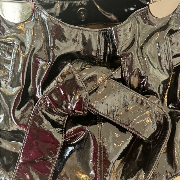 Kooba black patent leather shoulder bag. - Picture 7 of 9